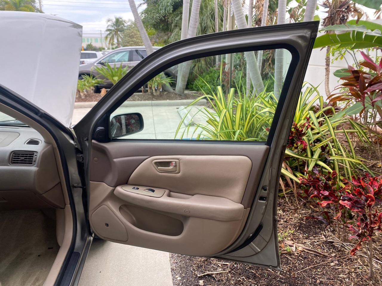 2000 Toyota Camry LE LOW MILES 63,706 SUNROOF Pompano Beach FL