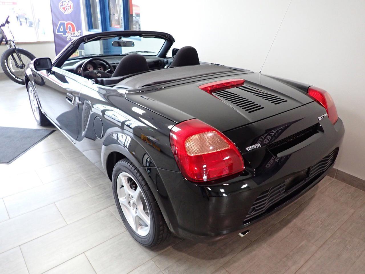 2000 Toyota MR2 Spyder CONVERTIBLE *MANUAL* Listowel ON