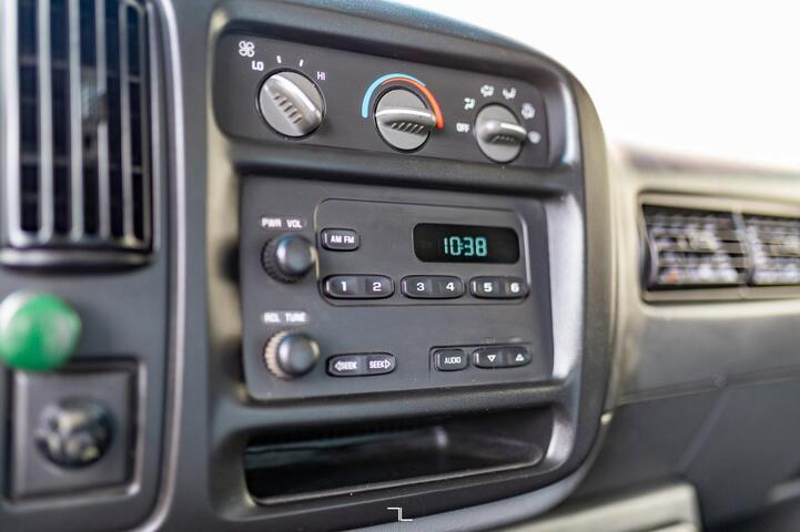 2001 Chevrolet Express 3500 Cube Van Red Deer AB 2001 Chevrolet Express 3500 Cube Van Red Deer AB