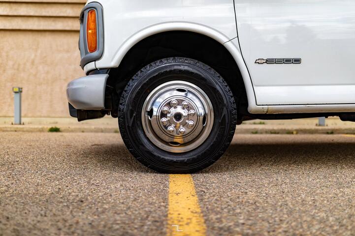2001 Chevrolet Express 3500 Cube Van Red Deer AB 2001 Chevrolet Express 3500 Cube Van Red Deer AB