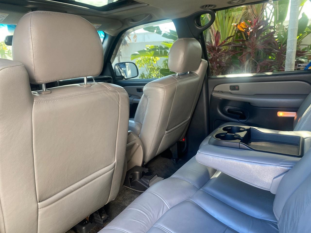 2001 Chevrolet Suburban LT Z71 1 FL 4WD 44 SERVICES NO ACCIDENTS Pompano Beach FL