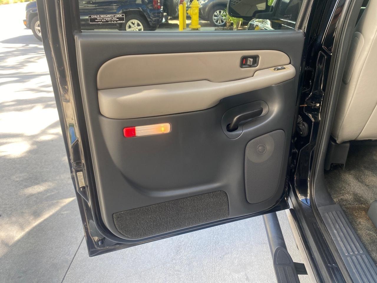 2001 Chevrolet Suburban LT Z71 1 FL 4WD 44 SERVICES NO ACCIDENTS Pompano Beach FL