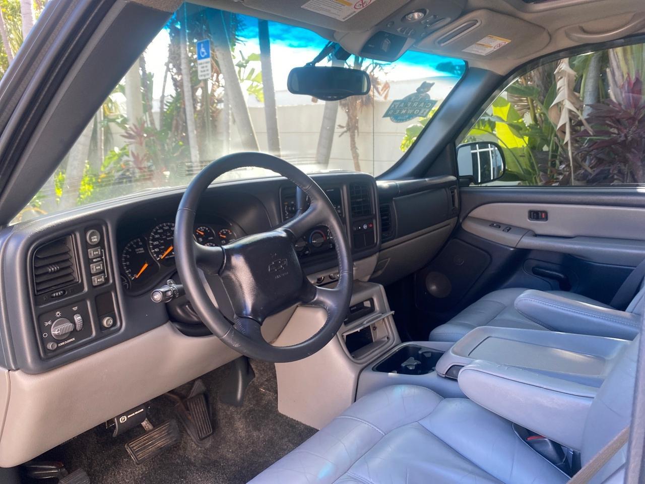 2001 Chevrolet Suburban LT Z71 1 FL 4WD 44 SERVICES NO ACCIDENTS Pompano Beach FL