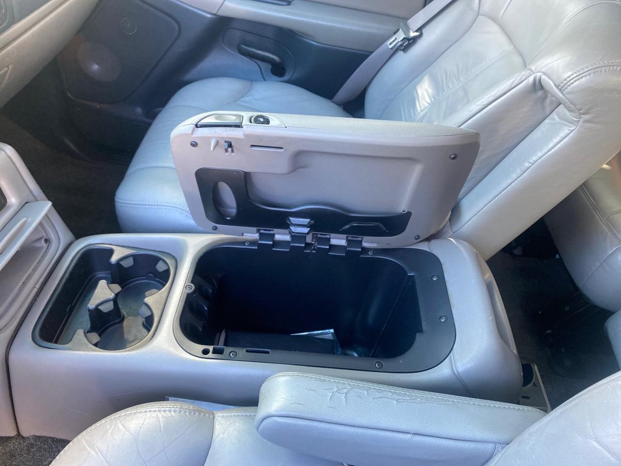 2001 Chevrolet Suburban LT Z71 1 FL 4WD 44 SERVICES NO ACCIDENTS Pompano Beach FL