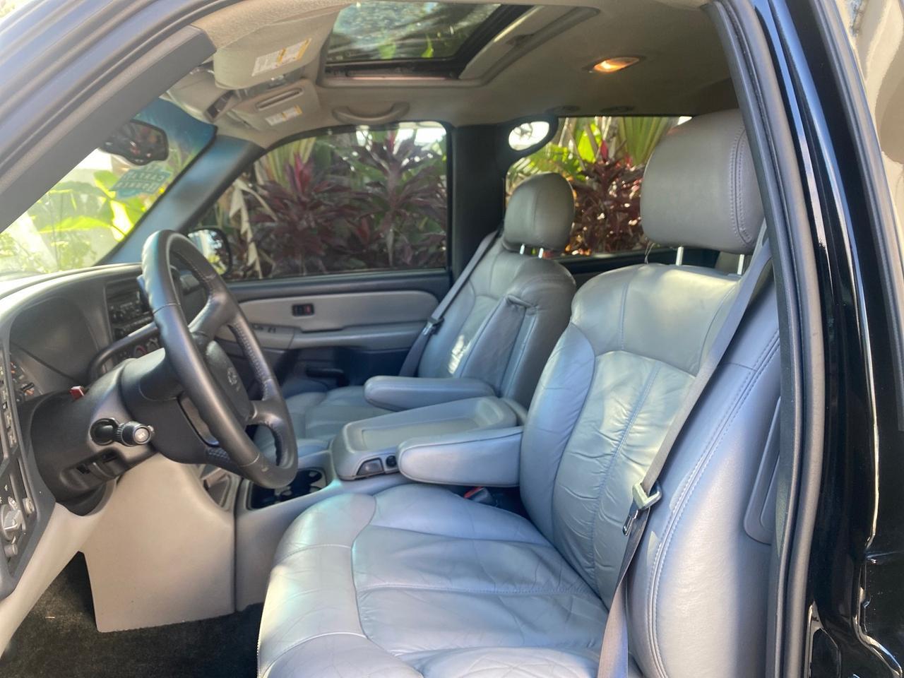 2001 Chevrolet Suburban LT Z71 1 FL 4WD 44 SERVICES NO ACCIDENTS Pompano Beach FL