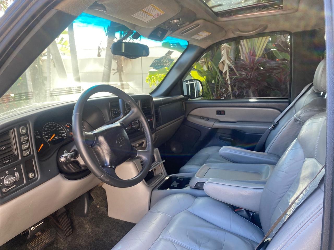 2001 Chevrolet Suburban LT Z71 1 FL 4WD 44 SERVICES NO ACCIDENTS Pompano Beach FL