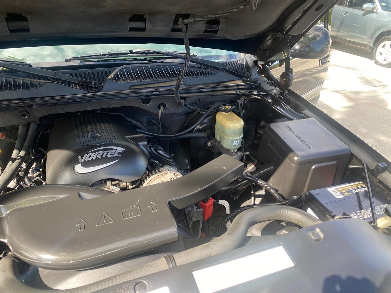 2001 Chevrolet Suburban LT Z71 1 FL 4WD 44 SERVICES NO ACCIDENTS Pompano Beach FL