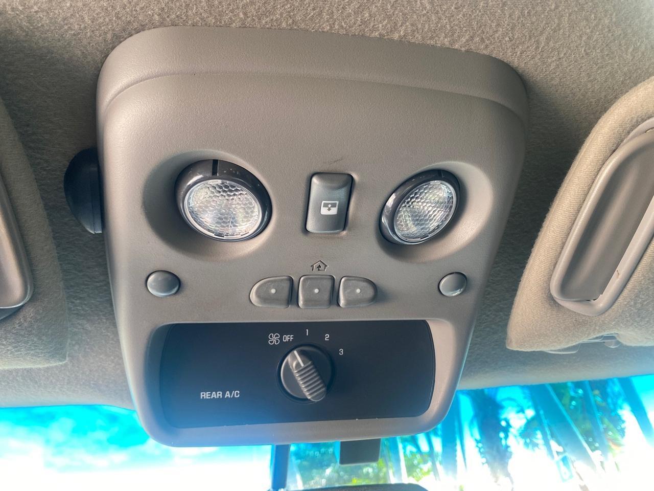 2001 Chevrolet Suburban LT Z71 1 FL 4WD 44 SERVICES NO ACCIDENTS Pompano Beach FL