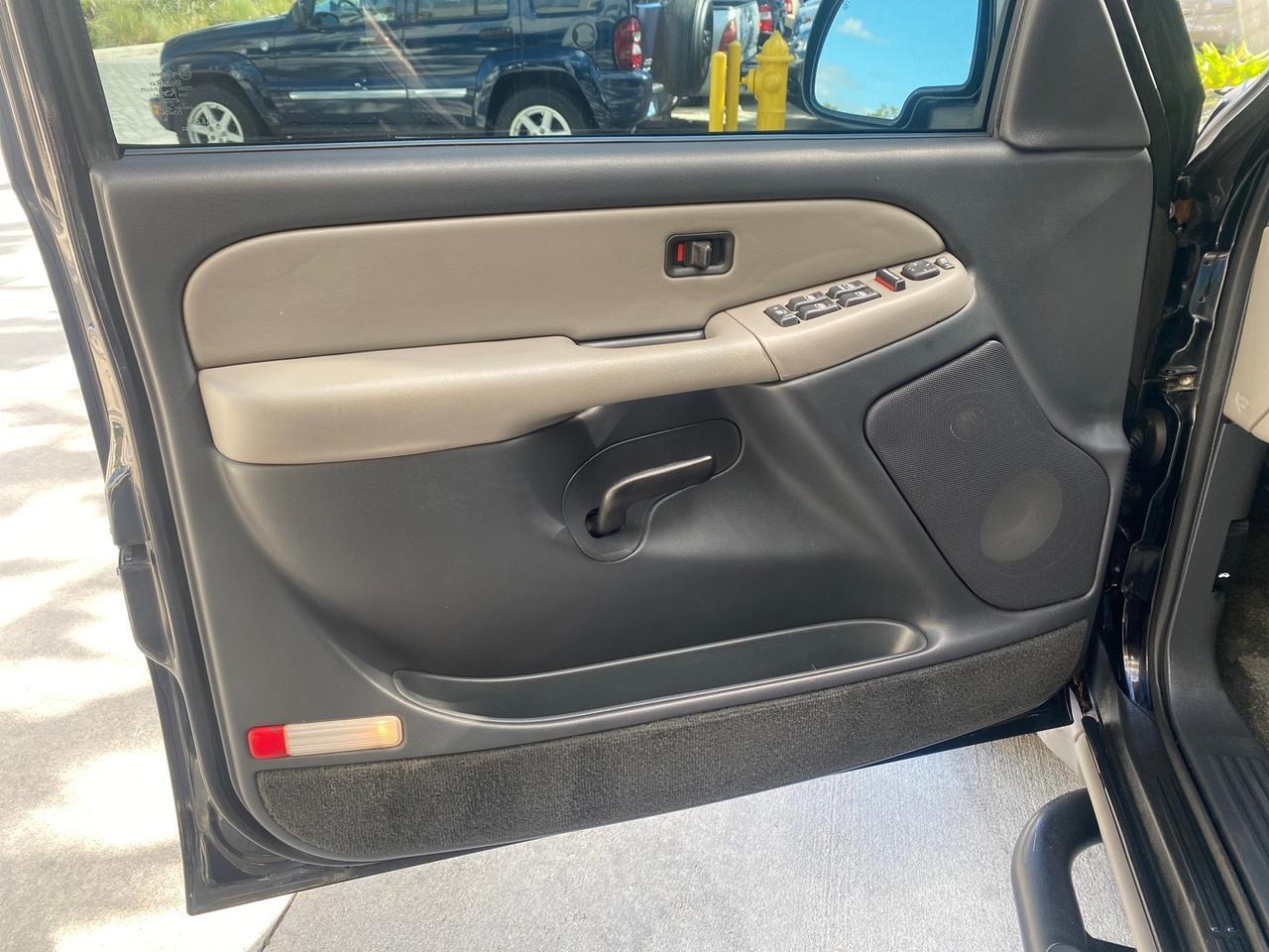 2001 Chevrolet Suburban LT Z71 1 FL 4WD 44 SERVICES NO ACCIDENTS Pompano Beach FL