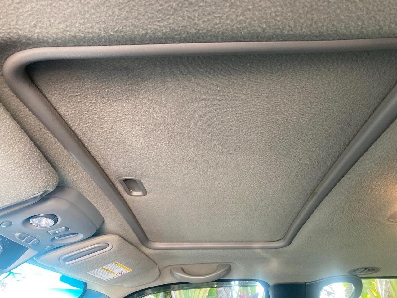 2001 Chevrolet Suburban LT Z71 1 FL 4WD 44 SERVICES NO ACCIDENTS Pompano Beach FL