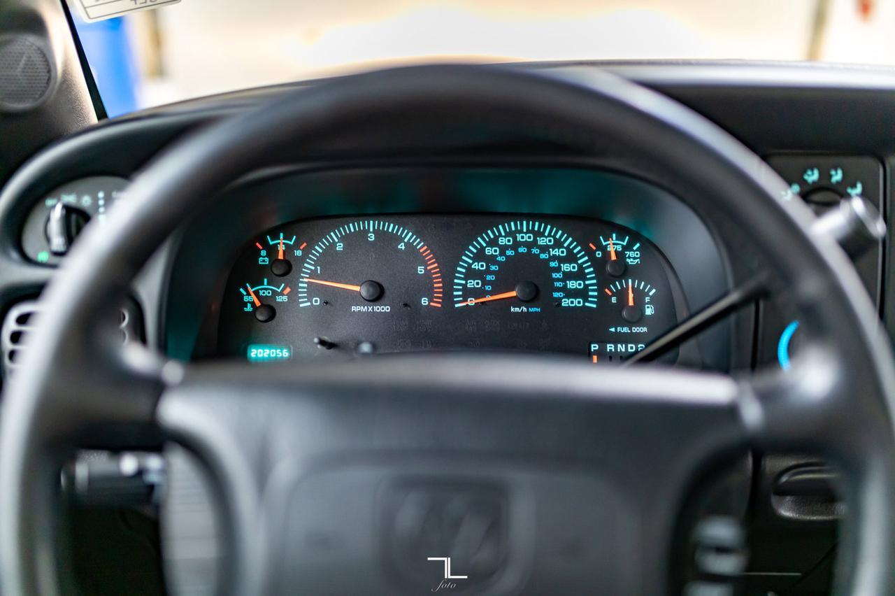 2001 Dodge Ram 2500 4x2 Quad Cab Laramie SLT V10 Red Deer AB