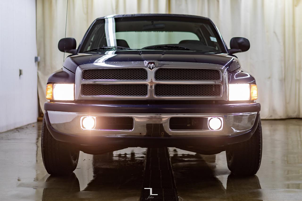 2001 Dodge Ram 2500 4x2 Quad Cab Laramie SLT V10 Red Deer AB