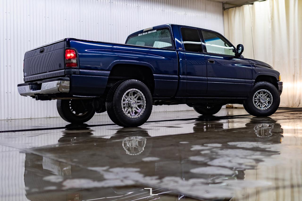 2001 Dodge Ram 2500 4x2 Quad Cab Laramie SLT V10 Red Deer AB