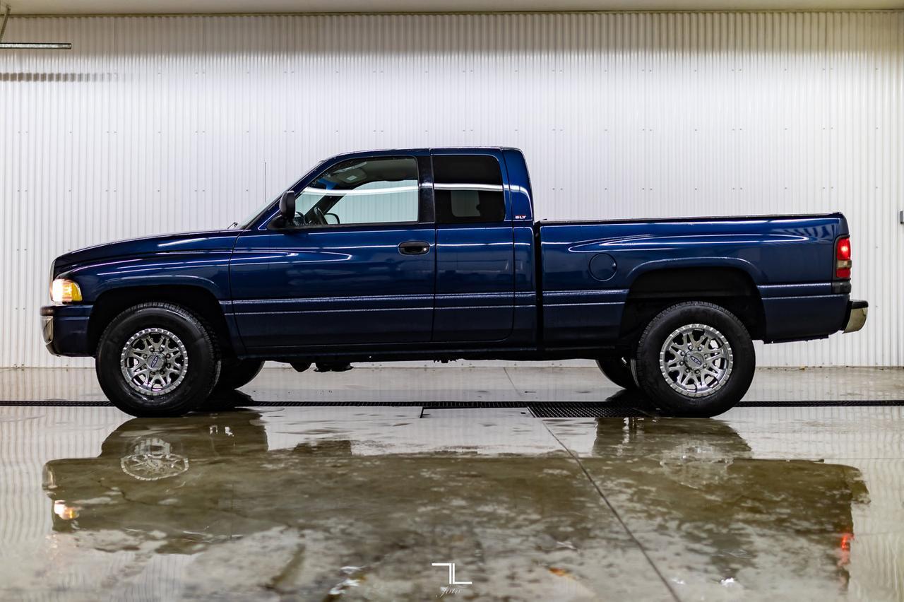 2001 Dodge Ram 2500 4x2 Quad Cab Laramie SLT V10 Red Deer AB