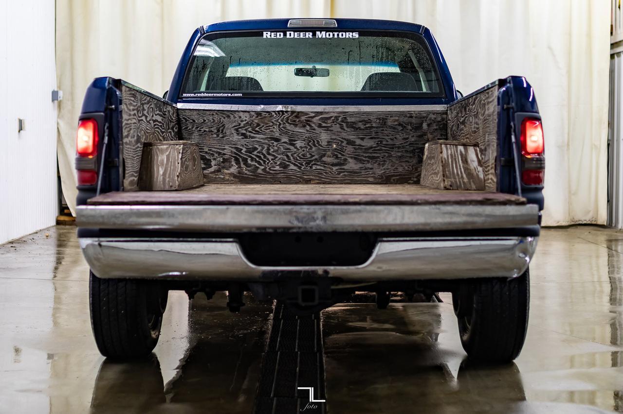 2001 Dodge Ram 2500 4x2 Quad Cab Laramie SLT V10 Red Deer AB