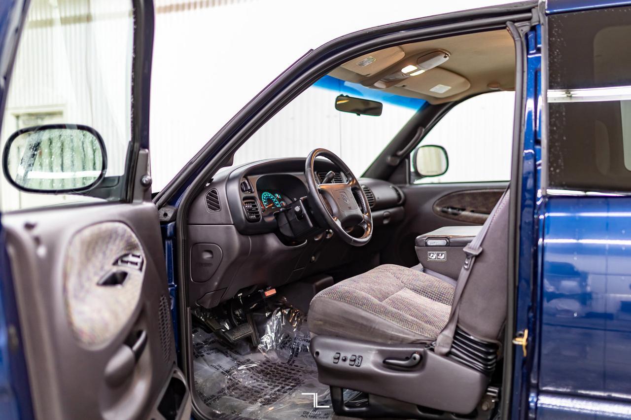 2001 Dodge Ram 2500 4x2 Quad Cab Laramie SLT V10 Red Deer AB