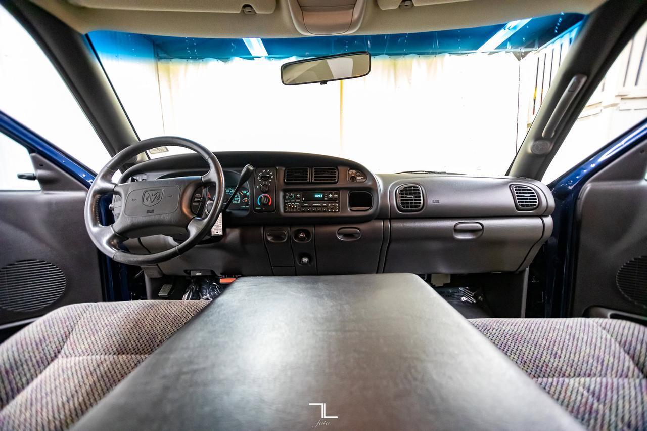 2001 Dodge Ram 2500 4x2 Quad Cab Laramie SLT V10 Red Deer AB