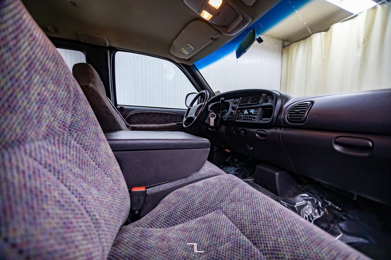 2001 Dodge Ram 2500 4x2 Quad Cab Laramie SLT V10 Red Deer AB