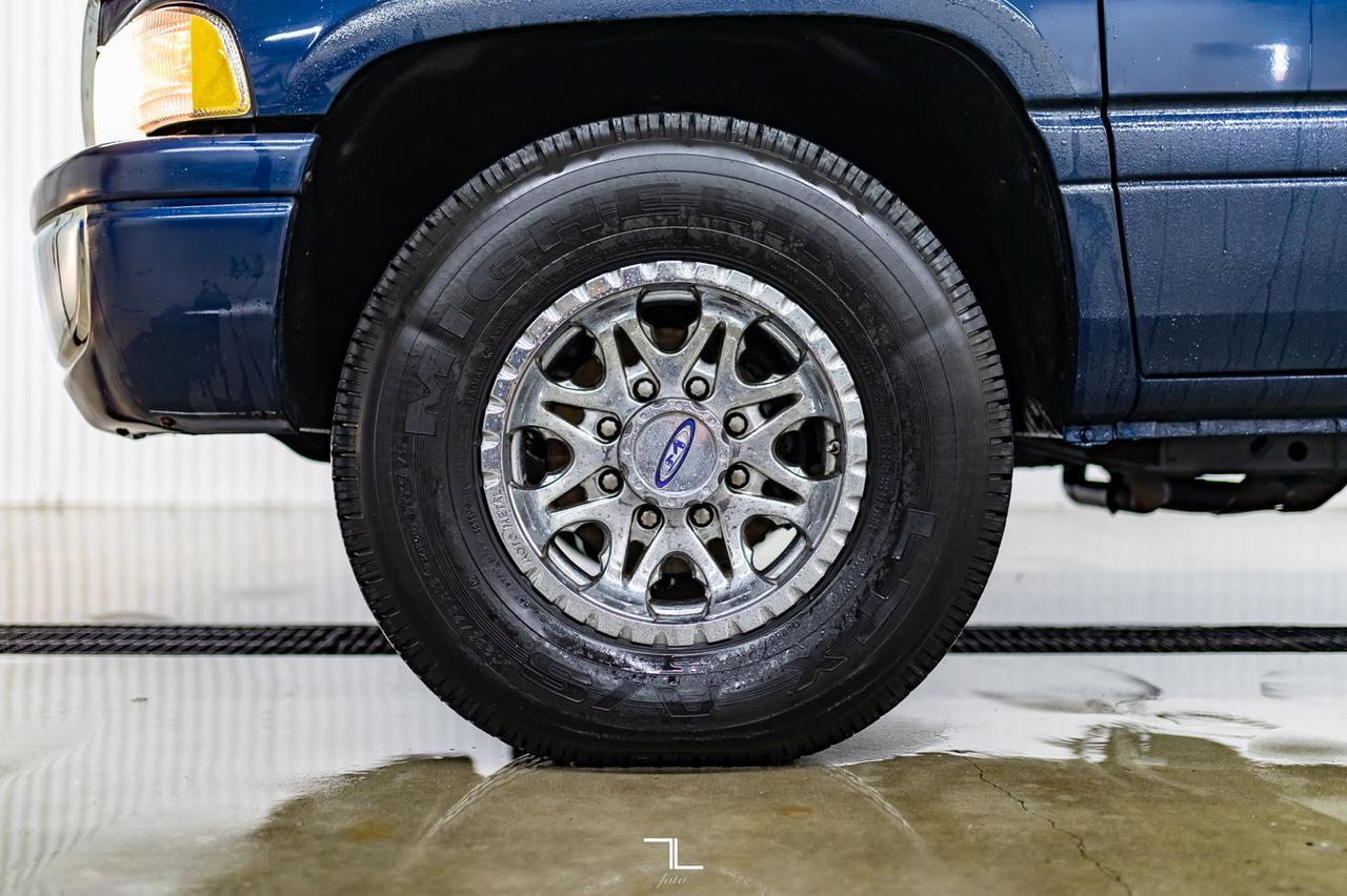 2001 Dodge Ram 2500 4x2 Quad Cab Laramie SLT V10 Red Deer AB