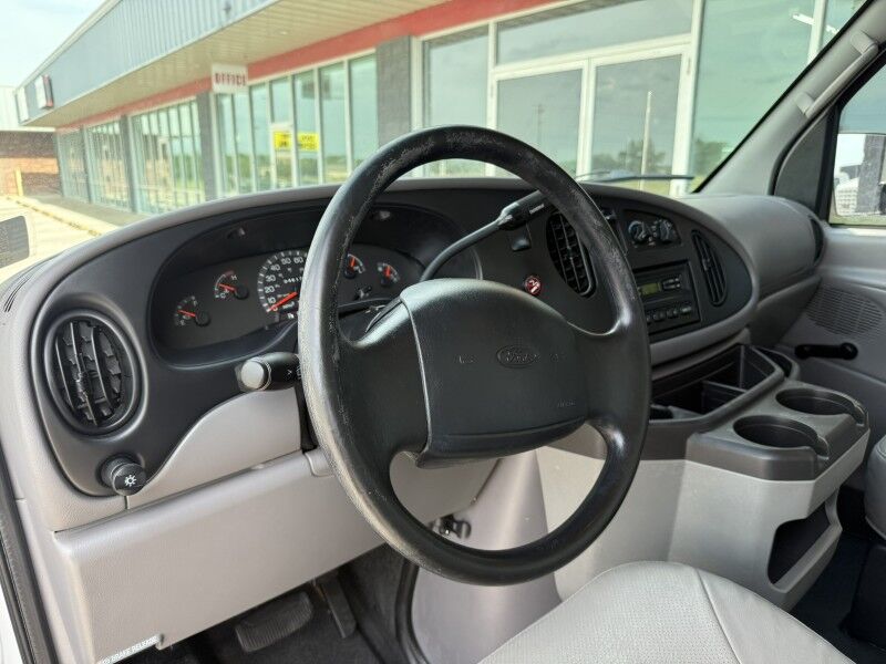 2001 Ford E-350 Collinsville OK