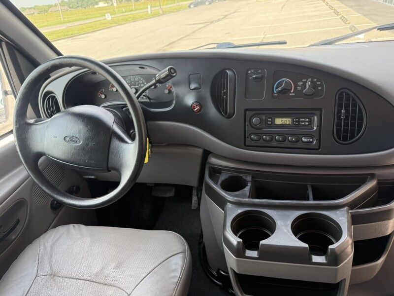 2001 Ford E-350 Collinsville OK