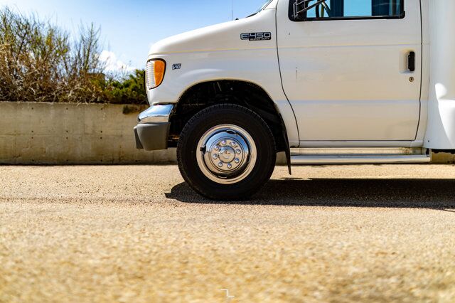 2001 Ford E-450 Cutaway Bus Wheelchair Lift Red Deer AB