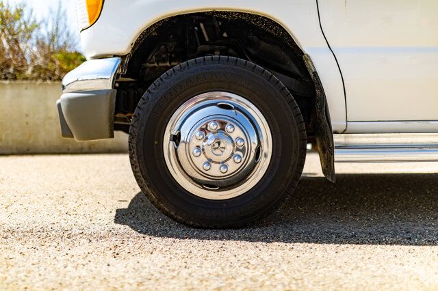2001 Ford E-450 Cutaway Bus Wheelchair Lift Red Deer AB