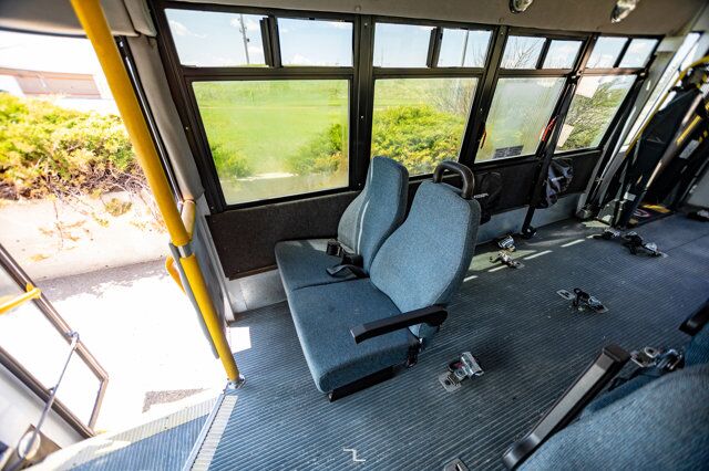 2001 Ford E-450 Cutaway Bus Wheelchair Lift Red Deer AB