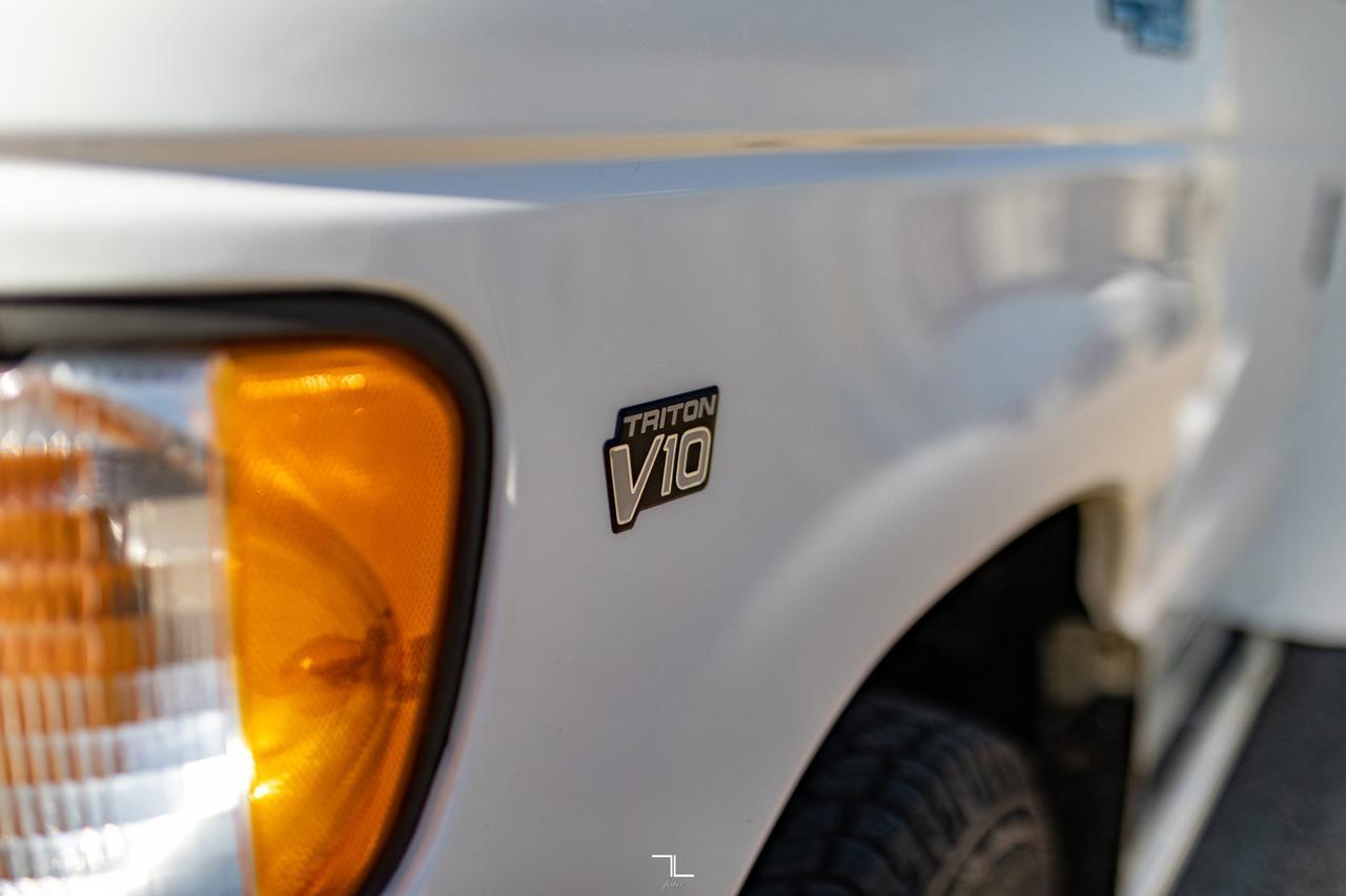 2001 Ford E-450 Cutaway Bus Wheelchair Lift Red Deer AB