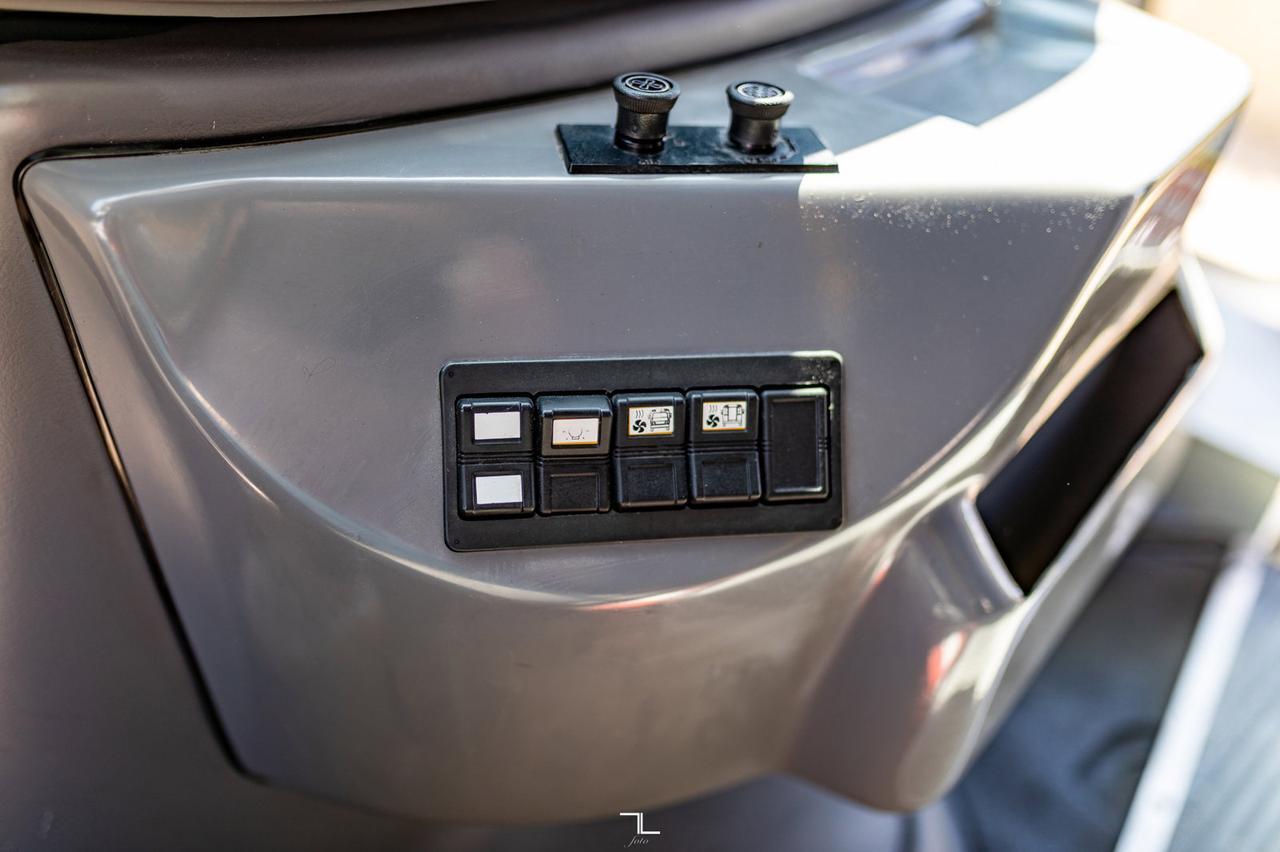 2001 Ford E-450 Cutaway Bus Wheelchair Lift Red Deer AB