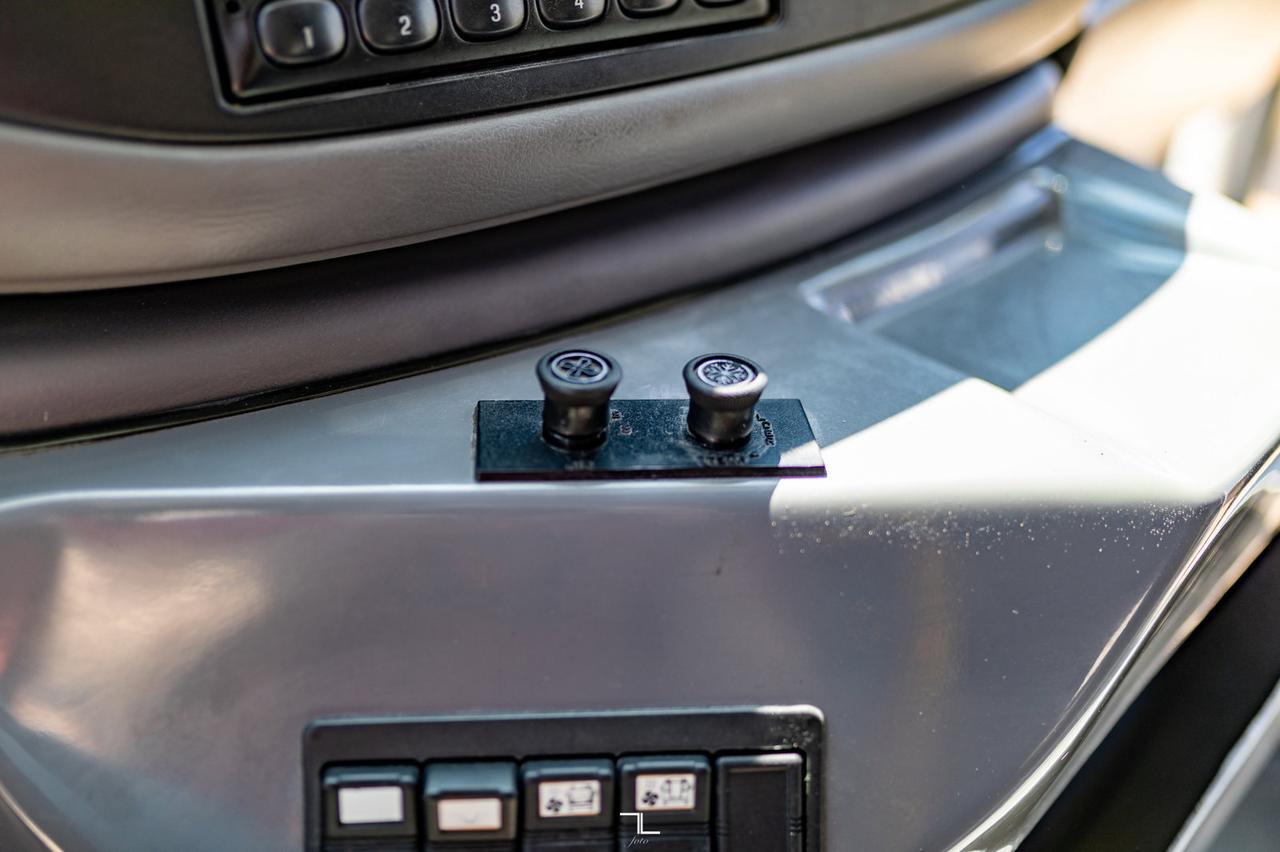 2001 Ford E-450 Cutaway Bus Wheelchair Lift Red Deer AB