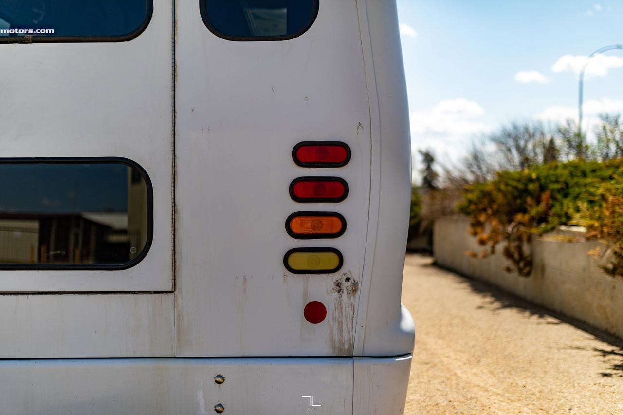 2001 Ford E-450 Cutaway Bus Wheelchair Lift Red Deer AB