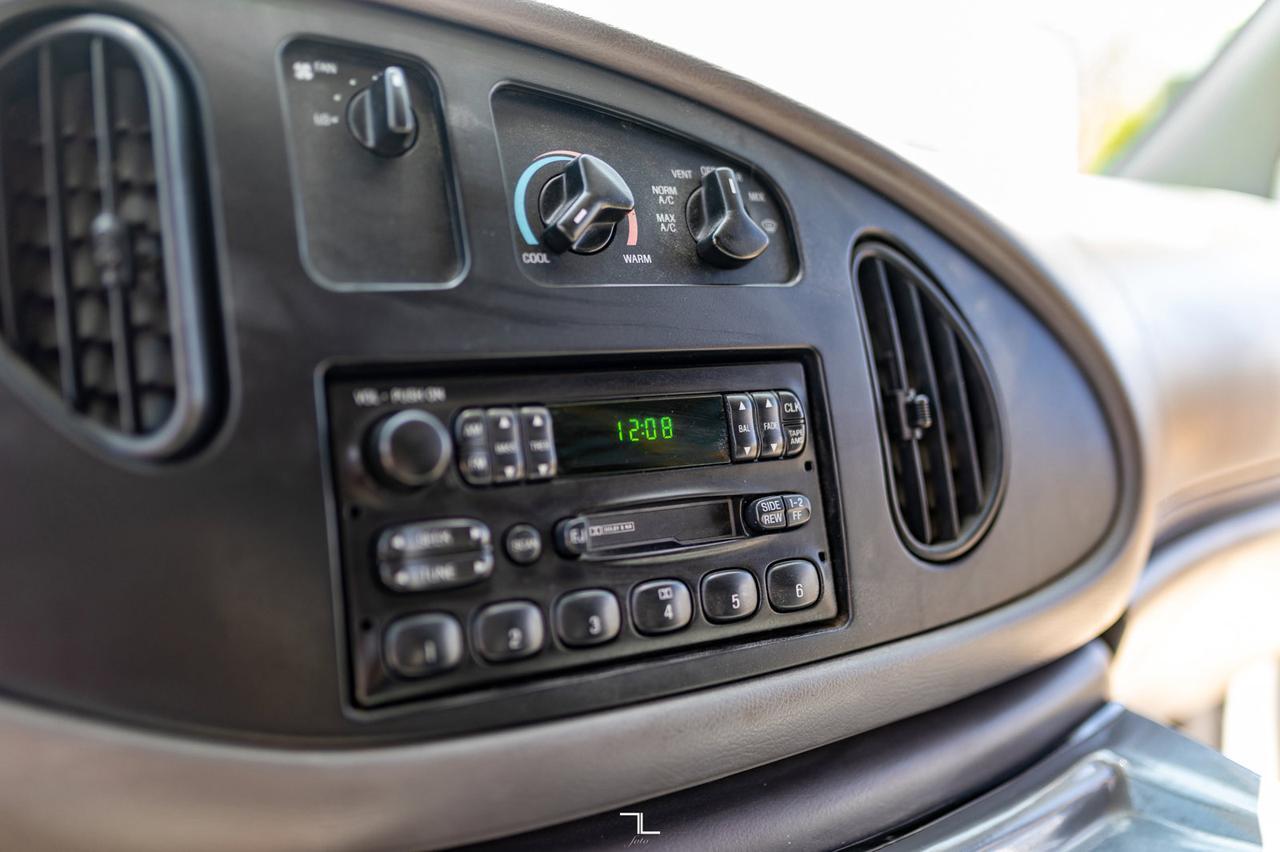 2001 Ford E-450 Cutaway Bus Wheelchair Lift Red Deer AB