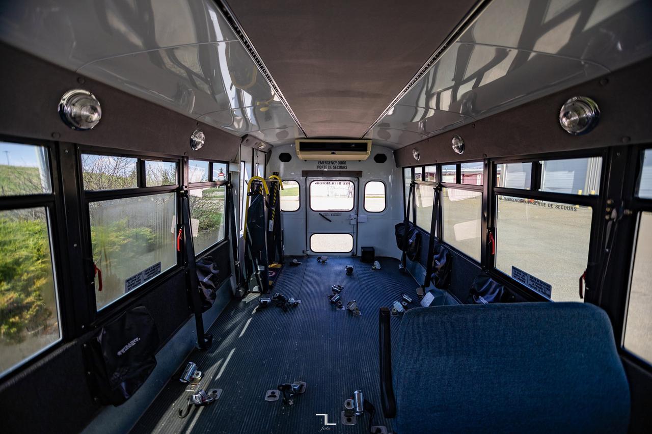 2001 Ford E-450 Cutaway Bus Wheelchair Lift Red Deer AB