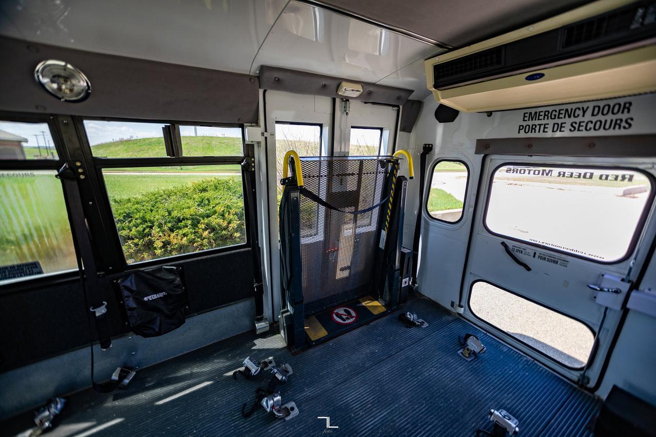 2001 Ford E-450 Cutaway Bus Wheelchair Lift Red Deer AB