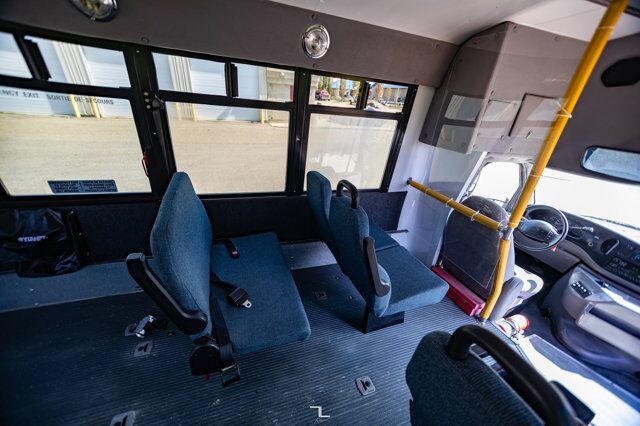 2001 Ford E-450 Cutaway Bus Wheelchair Lift Red Deer AB