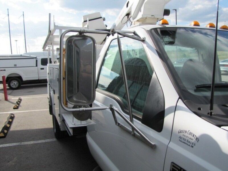 2001 Ford F-450 V10 Bucket Truck XL Collinsville OK