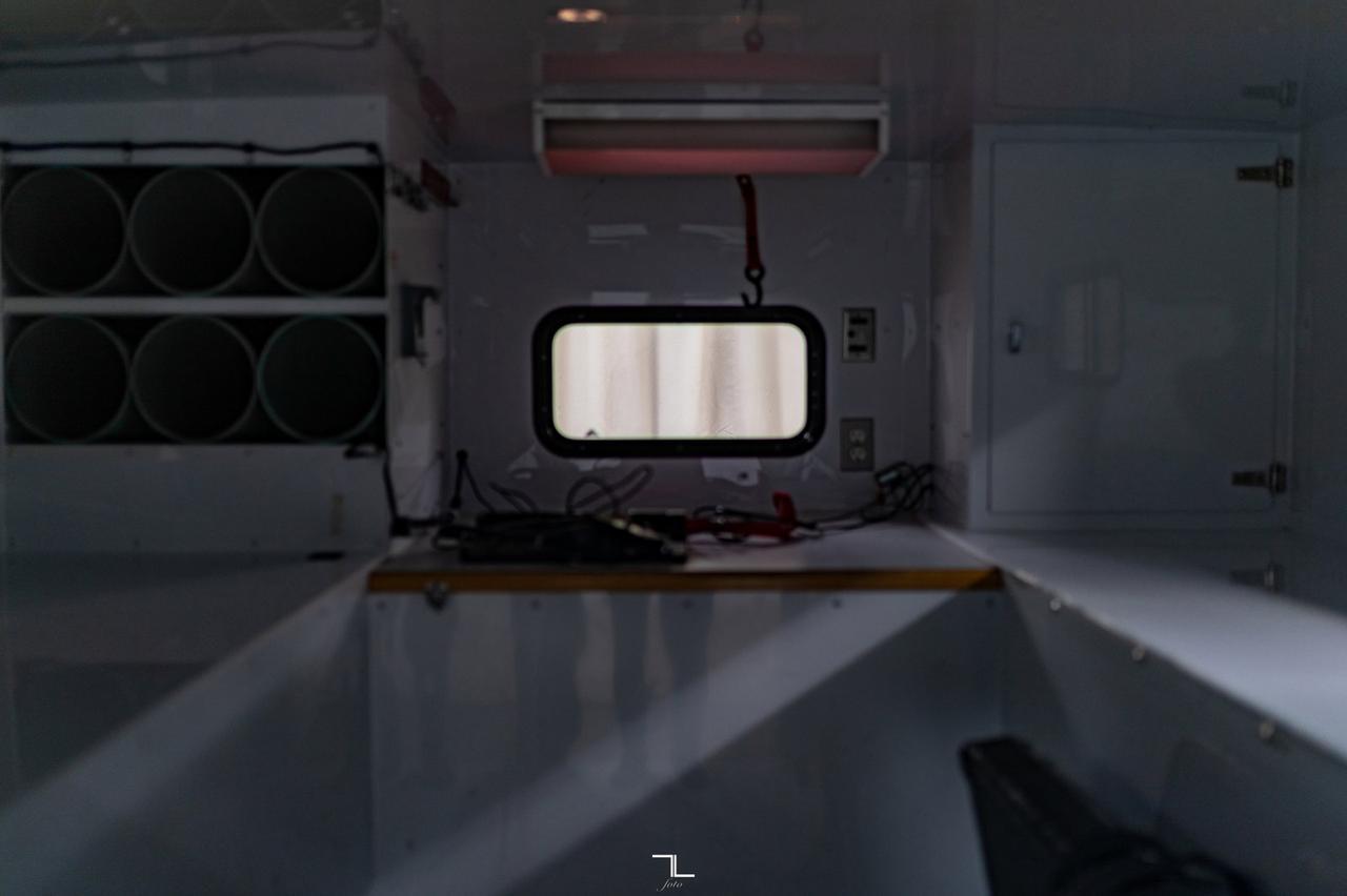 2001 Ford F-550 4x4 Reg Cab XLT Service Body Diesel Red Deer AB