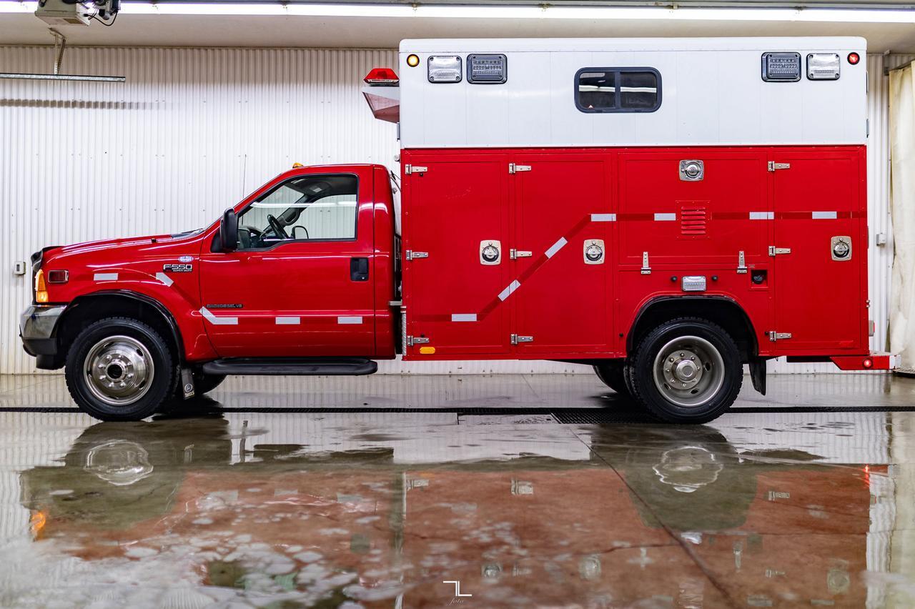 2001 Ford F-550 4x4 Reg Cab XLT Service Body Diesel Red Deer AB