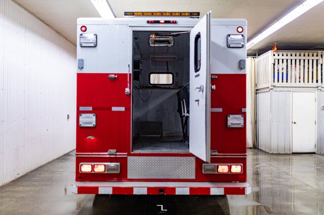 2001 Ford F-550 4x4 Reg Cab XLT Service Body Diesel Red Deer AB