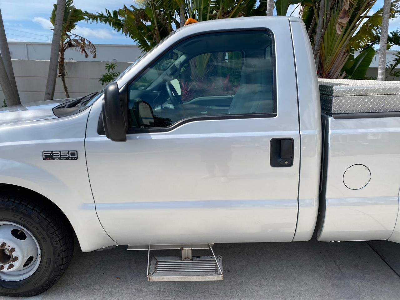 2001 Ford Super Duty F-350 DRW DUALLY XL 1 OWNER LOW MILES 14,269 Pompano Beach FL