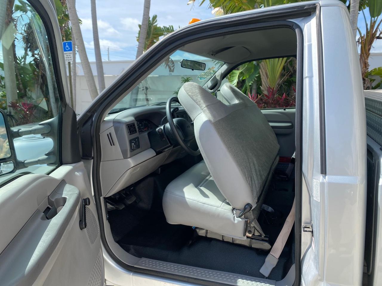 2001 Ford Super Duty F-350 DRW DUALLY XL 1 OWNER LOW MILES 14,269 Pompano Beach FL