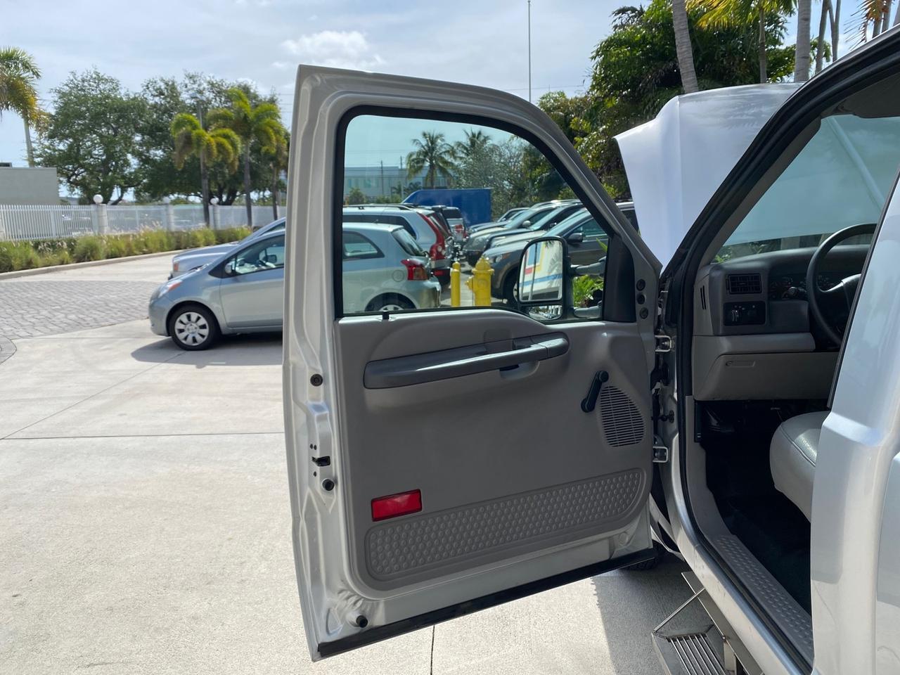 2001 Ford Super Duty F-350 DRW DUALLY XL 1 OWNER LOW MILES 14,269 Pompano Beach FL