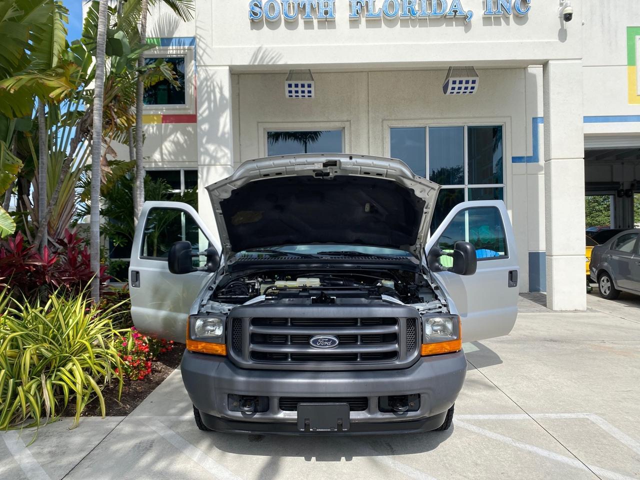 2001 Ford Super Duty F-350 DRW DUALLY XL 1 OWNER LOW MILES 14,269 Pompano Beach FL