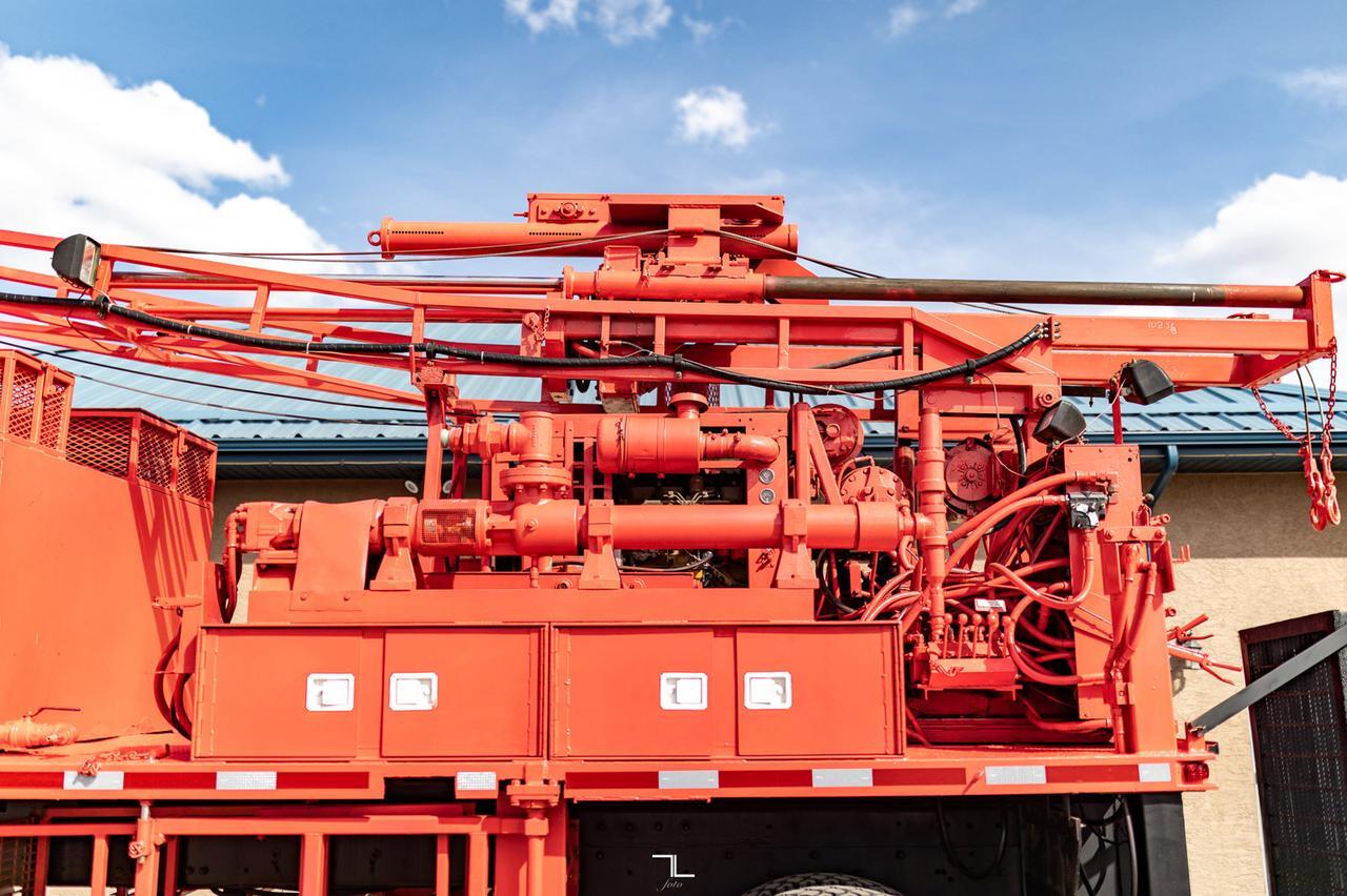 2001 Freightliner FL80 4x4 Auger/Drill Derrick Truck Red Deer AB