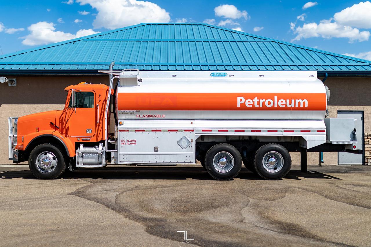 2001 Freightliner FLD 120 T/A Fuel Truck Diesel Red Deer AB