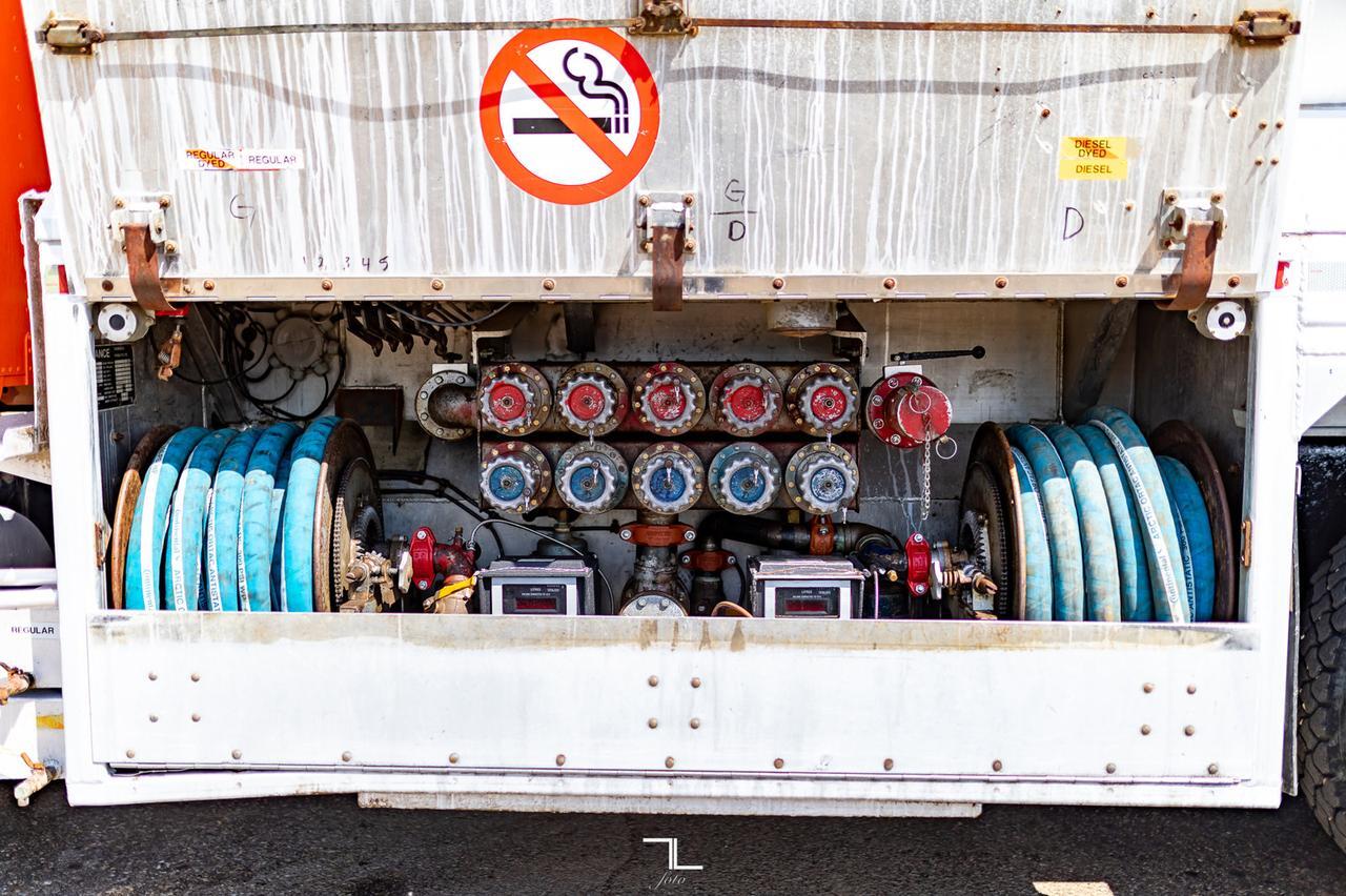 2001 Freightliner FLD 120 T/A Fuel Truck Diesel Red Deer AB