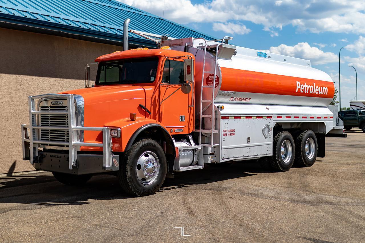 2001 Freightliner FLD 120 T/A Fuel Truck Diesel Red Deer AB