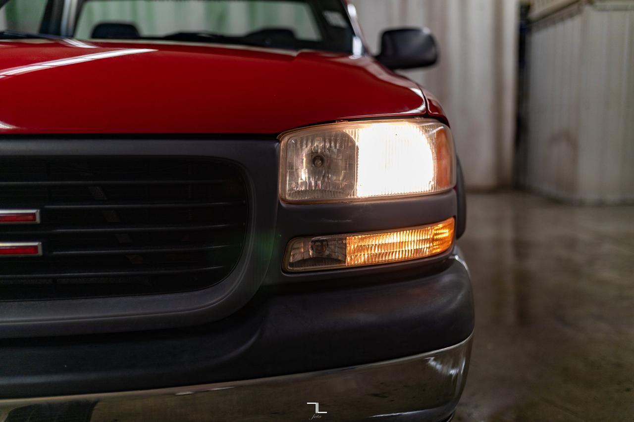 2001 GMC Sierra 1500 4x2 Reg Cab SL Short Box Red Deer AB