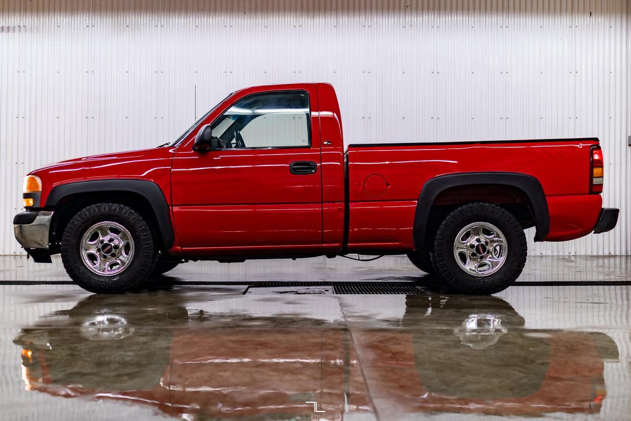 2001 GMC Sierra 1500 4x2 Reg Cab SL Short Box Red Deer AB